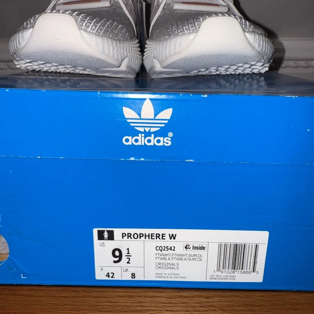 Adidas Shoes - Picture 5 of 5